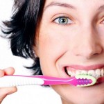 Как правильно чистить зубы взрослым?